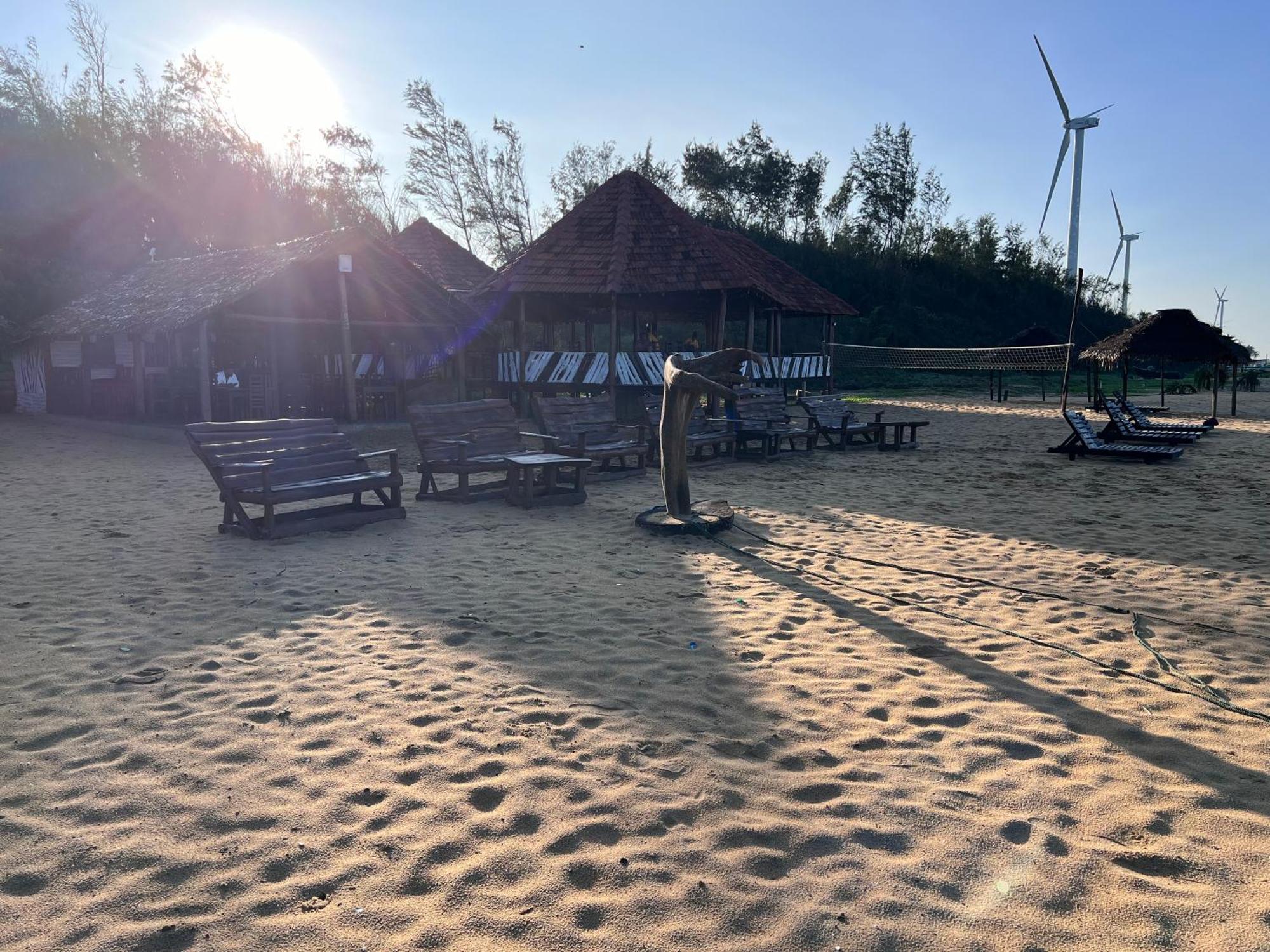 Omeesha Beach Hotel Kalpitiya Exterior photo