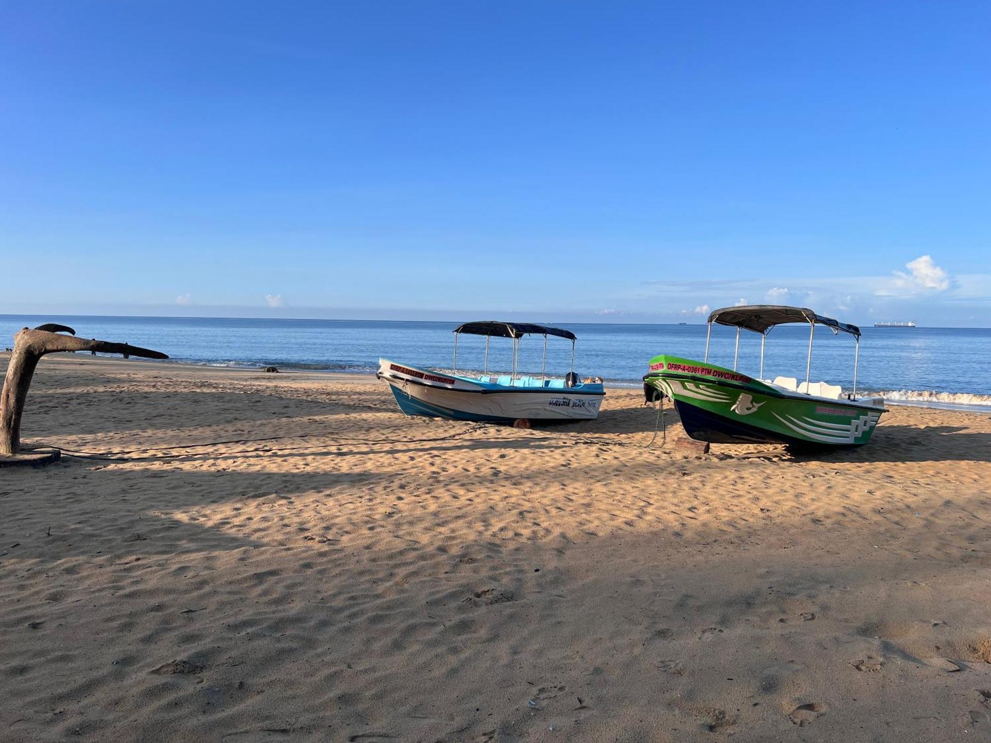 Omeesha Beach Hotel Kalpitiya Exterior photo