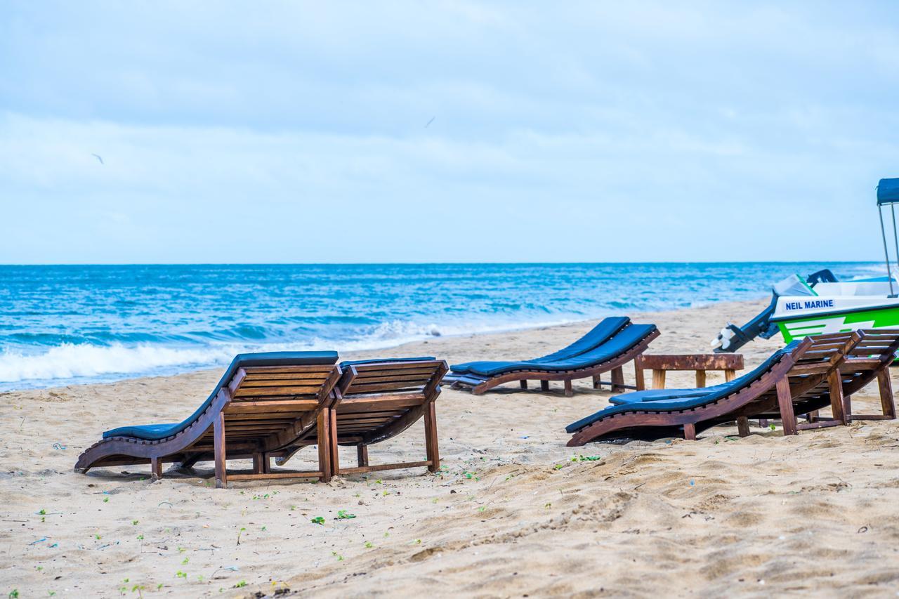 Omeesha Beach Hotel Kalpitiya Exterior photo
