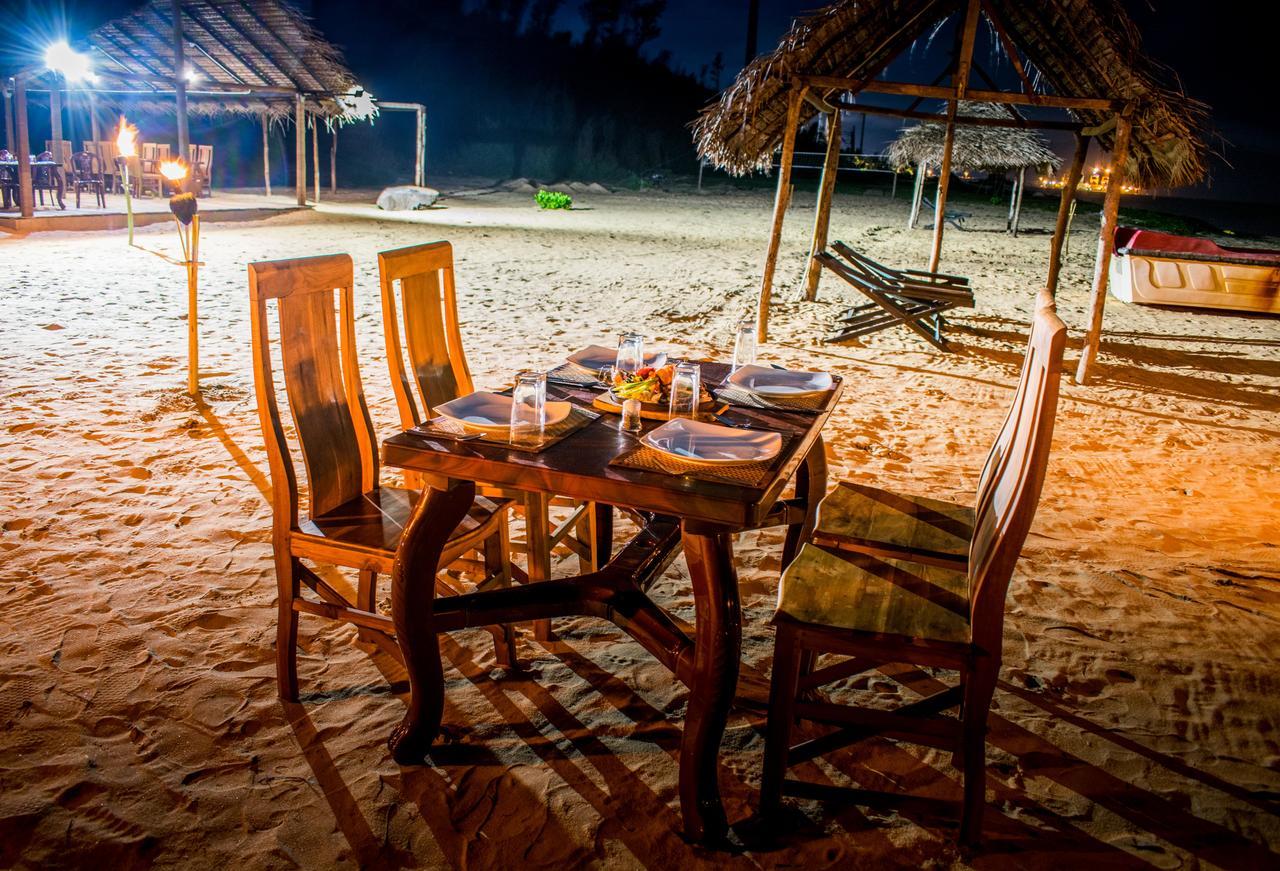 Omeesha Beach Hotel Kalpitiya Exterior photo
