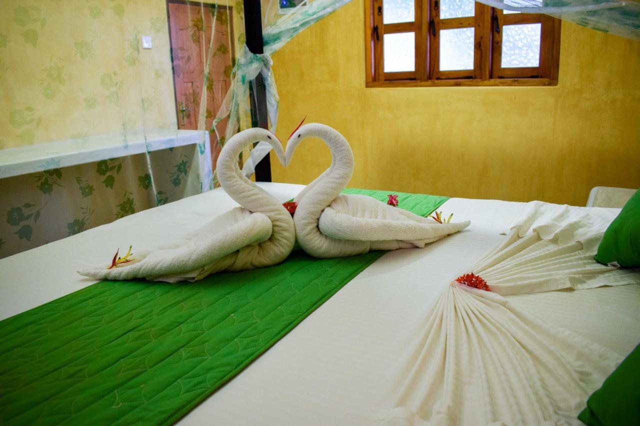 Omeesha Beach Hotel Kalpitiya Exterior photo