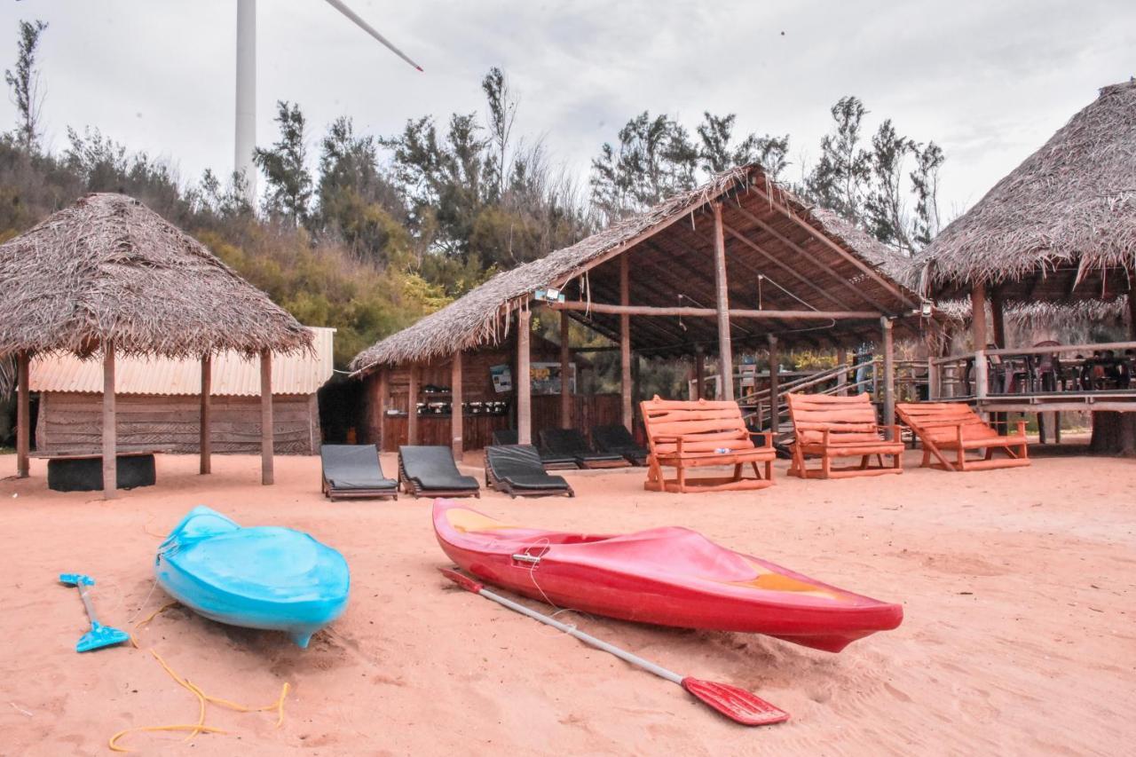 Omeesha Beach Hotel Kalpitiya Exterior photo